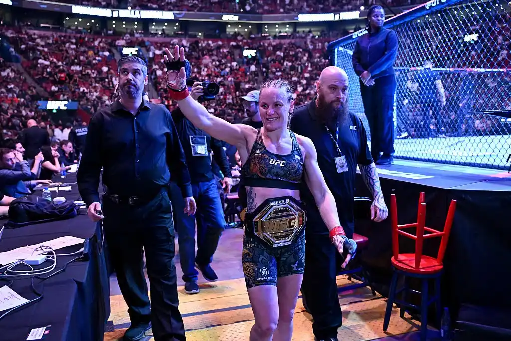 Image from @UFCEspanol: Estos son los récords que dejó <a class="text-blue-500 hover:underline...