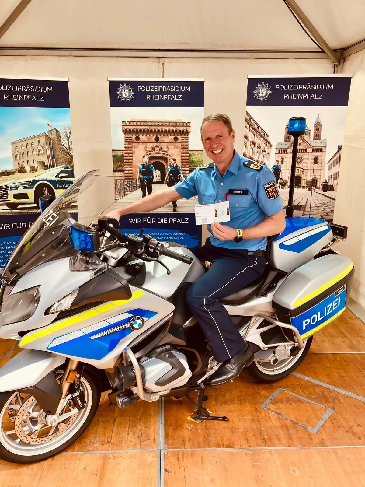 Image from Polizei Rheinpfalz : Hoher Besuch an unserem Stand auf der <a class="text-blue-500 hover:un...