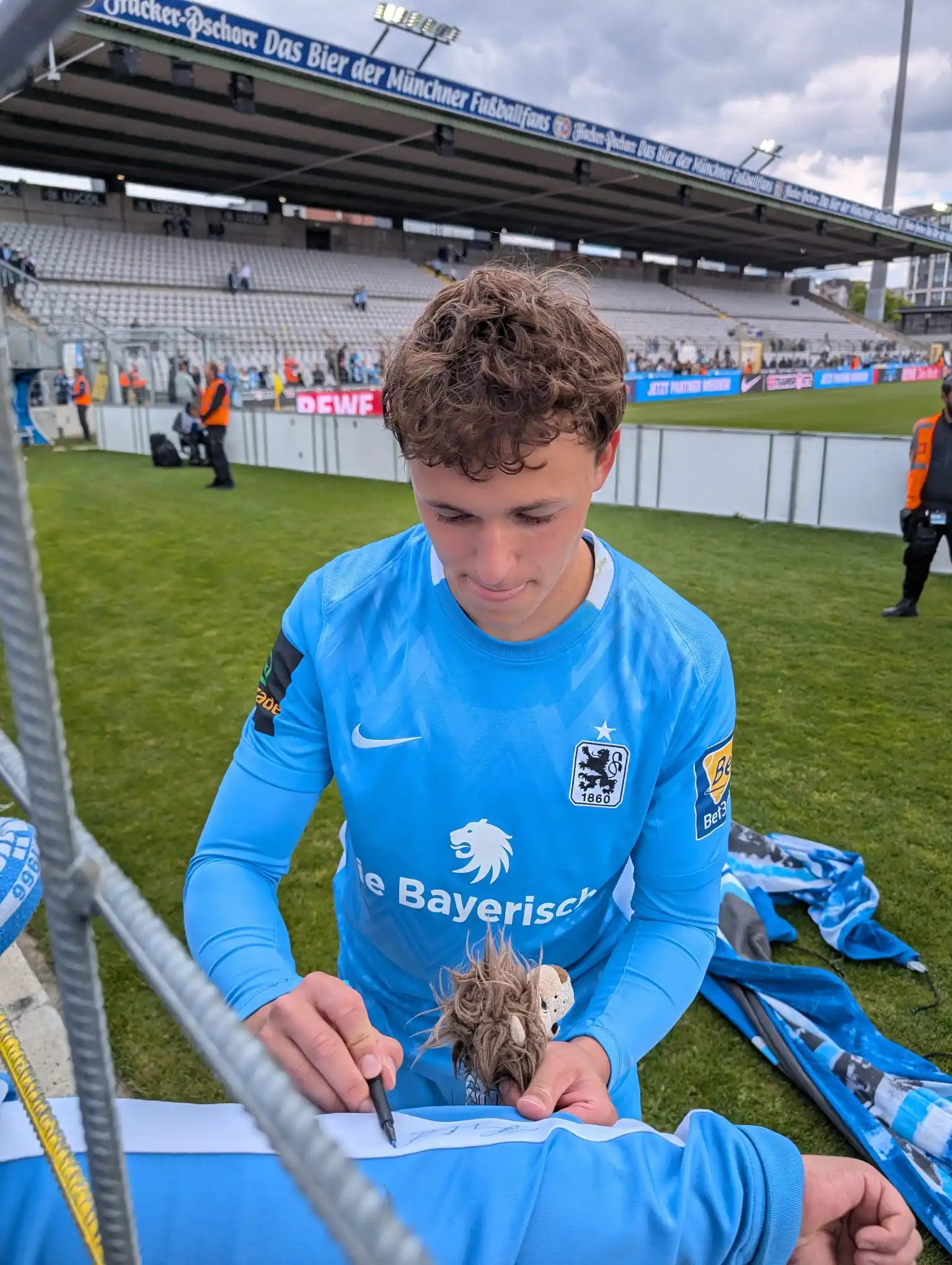 Image from sechzger.de: Löwe Lukas Reich fährt zur U19 Europameisterschaft https://sechzger...