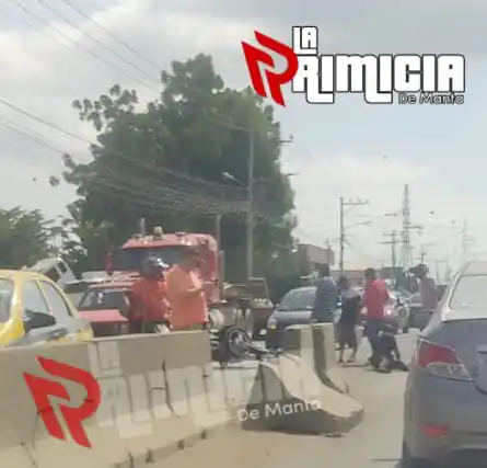 Image from La Primicia De Manta: Otrooo accidente de tránsito, Vía Manta Rocafuerte, antes de llegar a ...