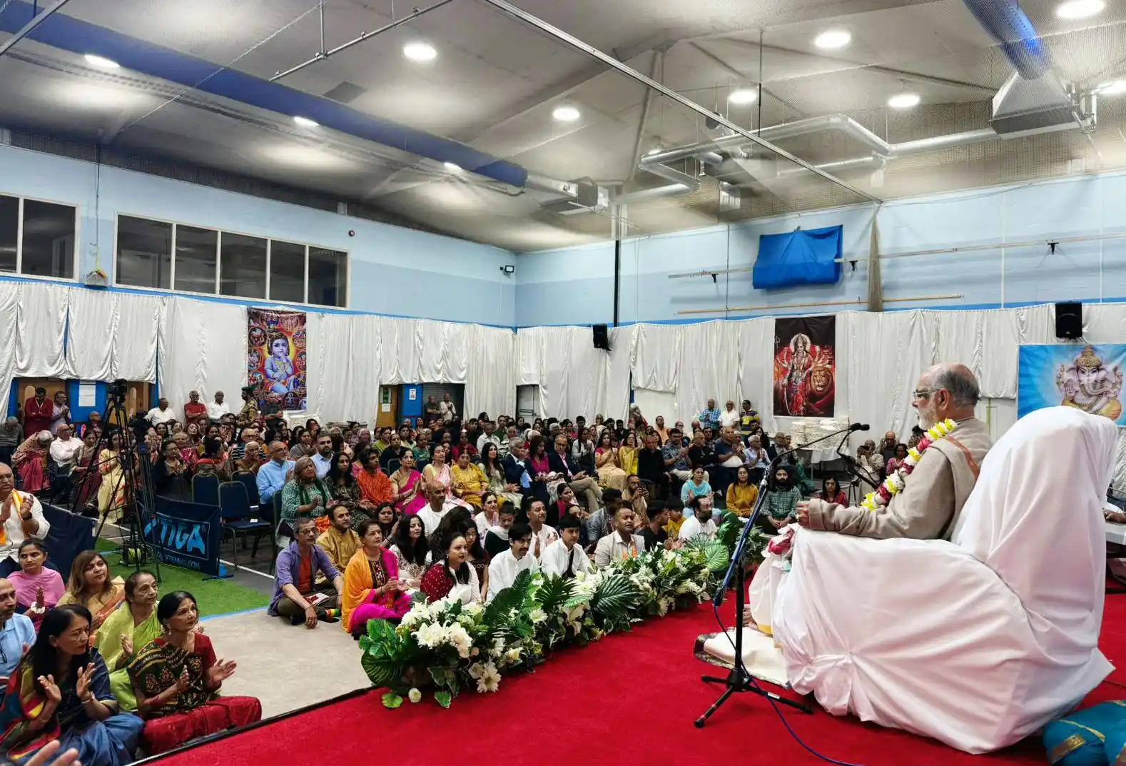 Image from ShriHari Mandir: 🛕 Sandipani Rishikumars are upholding Sanatan Dharma in society with ...