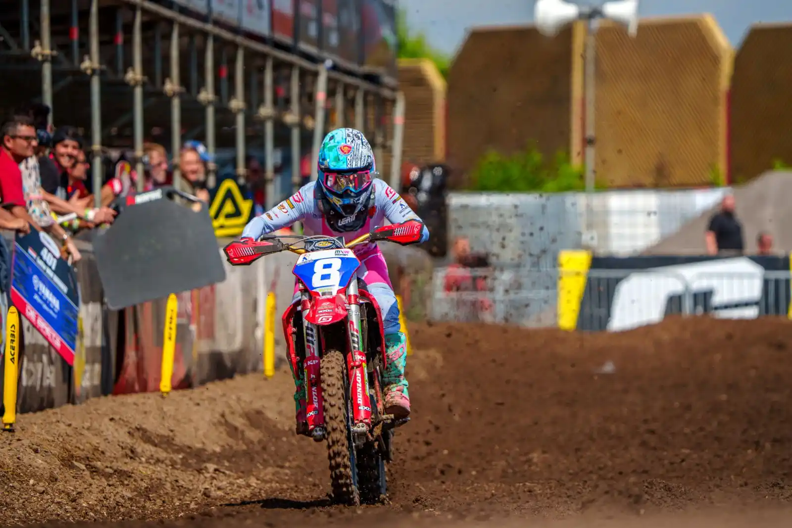 Image from MOTOCROSS-MAGAZIN.DE: *WMX* Rennen 1 beim *MXGP of Germany* im Talkessel beim *MSC Teutschen...