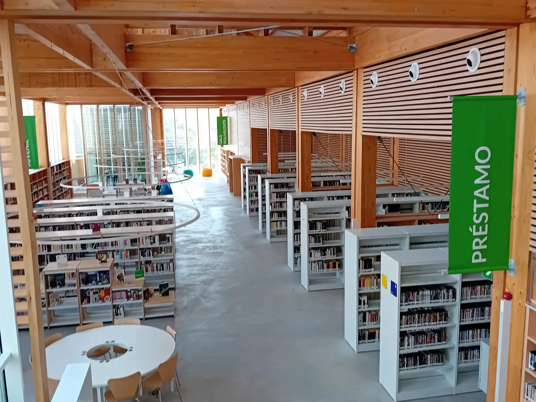 Image from Biblioteca Iván de Vargas (Distrito Centro): ¡Estamos de celebración! 🎉 Ya está abierta la Biblioteca Pública Fra...