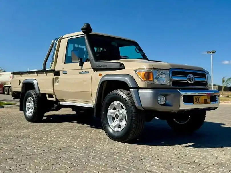 Image from Clean Cars: Toyota landcruiser 79series  Manual 4.5 v8 diesel engine  Mileage 90k ...