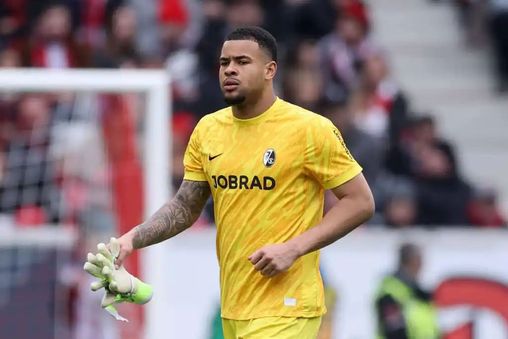 Image from GLOBAL SPORTS NEWS ✅: As Mike Maignan nears a move to Chelsea, Milan have made contact for F...