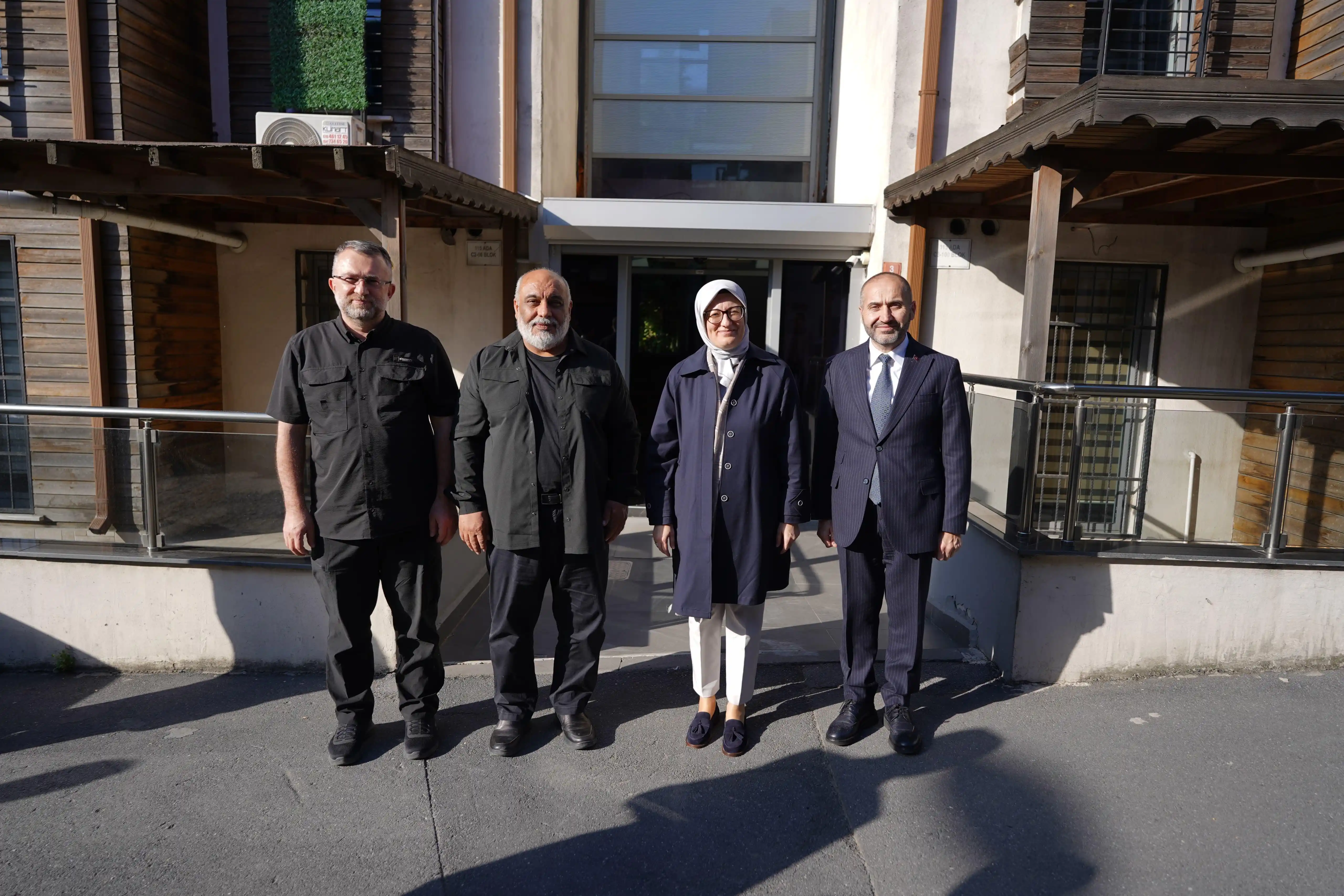 Image from هيئة الإغاثة الإنسانية IHH: قامت السيدة بلجين أويغور، نائبة رئيس حزب العدالة والتنمية والمسؤولة عن...