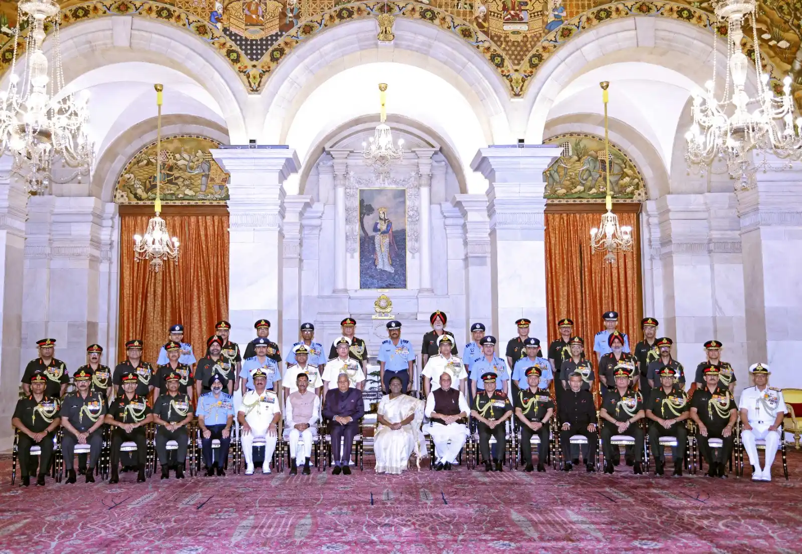 Image from Ministry of Defence, Government of India: President Smt Droupadi Murmu with the awardees of Distinguished Servic...