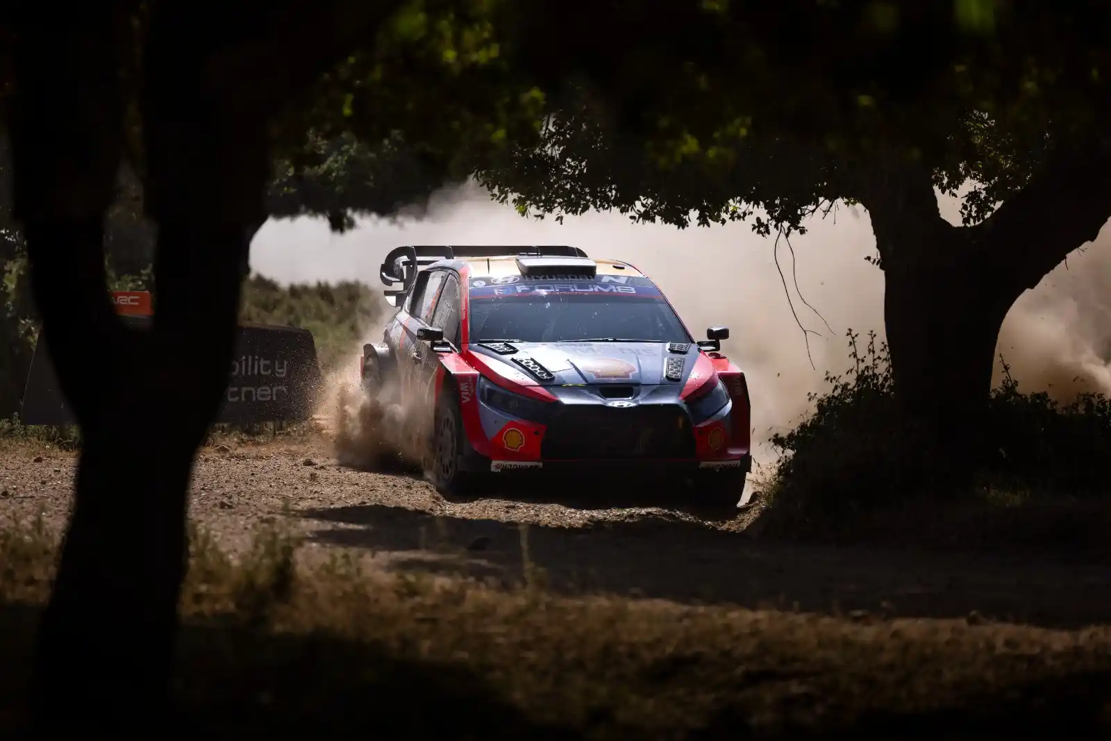 Image from FIA World Rally Championship: Times for SS15 ⏱️ 1️⃣ Tänak 18:50.8 2️⃣ Ogier +2.5 3️⃣ Rovanperä +5.0...