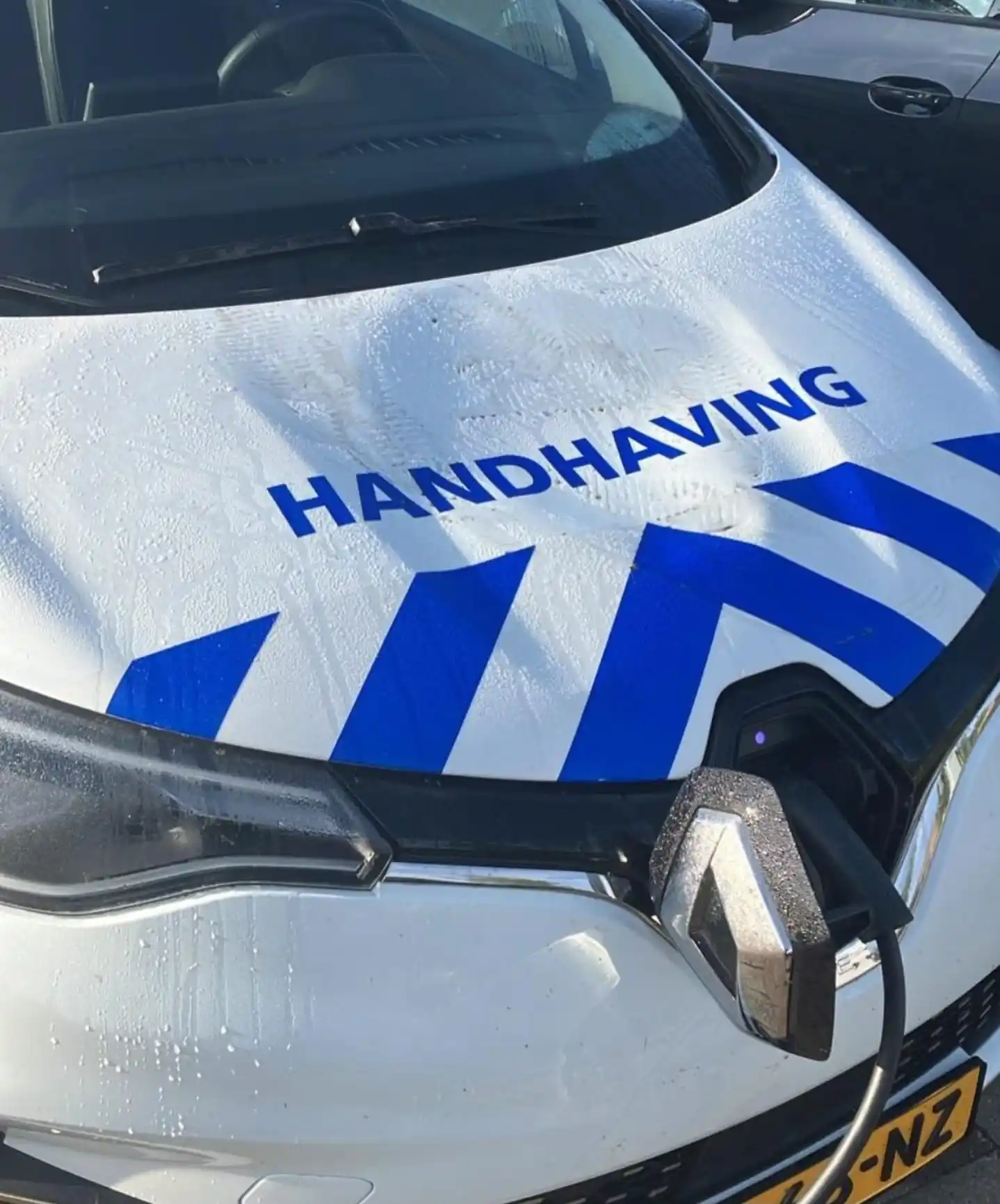 Image from Hulz Media ✅: Auto van Boa's Oldebroek vernield. Signalement verdachten 👇🏻  https:...