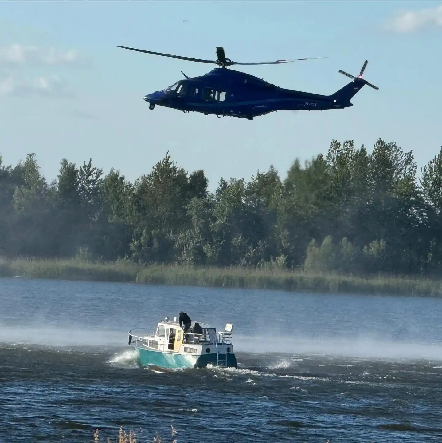 Image from Hulz Media ✅: Verdachten van bootdiefstal Elburg aangehouden na achtervolging op wat...