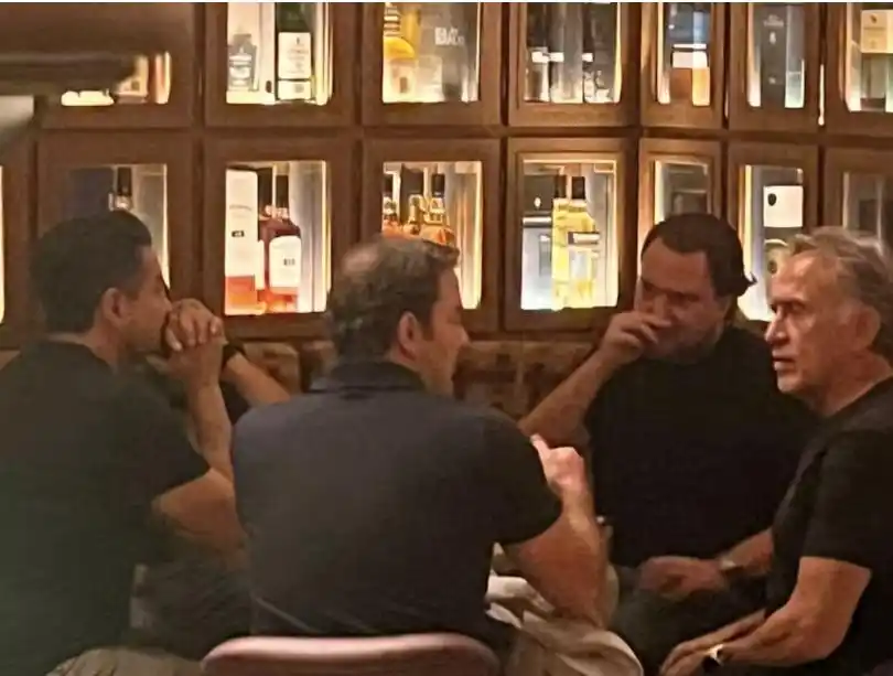 Image from Politico MX: *📷(FOTOS) ¡Se dan LUJOS! Exhiben a los YUNES en EXCLUSIVO BAR de Madr...