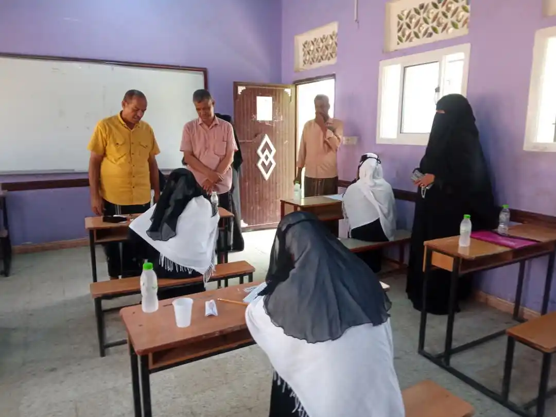 Image from قناة الكحلي الإعلامية: 🔘في يومها الأخير.. مدير عام مديرية غيل باوزير ومدير مكتب تربية غيل با...