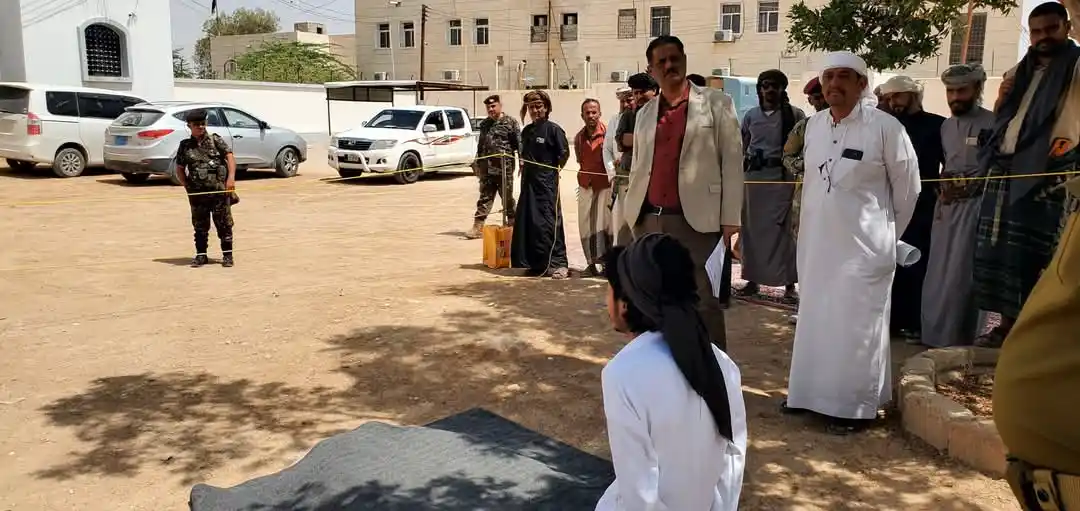 Image from قناة الكحلي الإعلامية: 🛑شرطة حضرموت الوادي والصحراء والنيابة العامة تنفذان حكم قصاص بالاعدام...