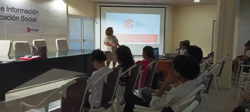 Image from ICS Cuba: 📣Vuelven estudiantes de la FEEM y la FEU a nuestra Sala Che para ser ...