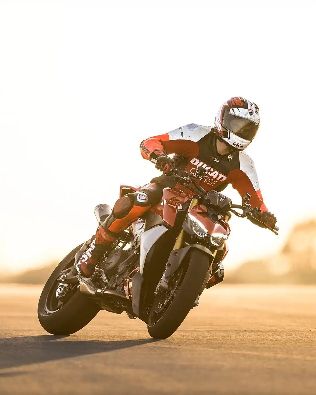 Image from Suzuki, Kawasaki, Ducati & Cia | Motos de luxo: Abrindo a terça-feira com essa *Ducati Streetfighter V2*! Que beleza d...
