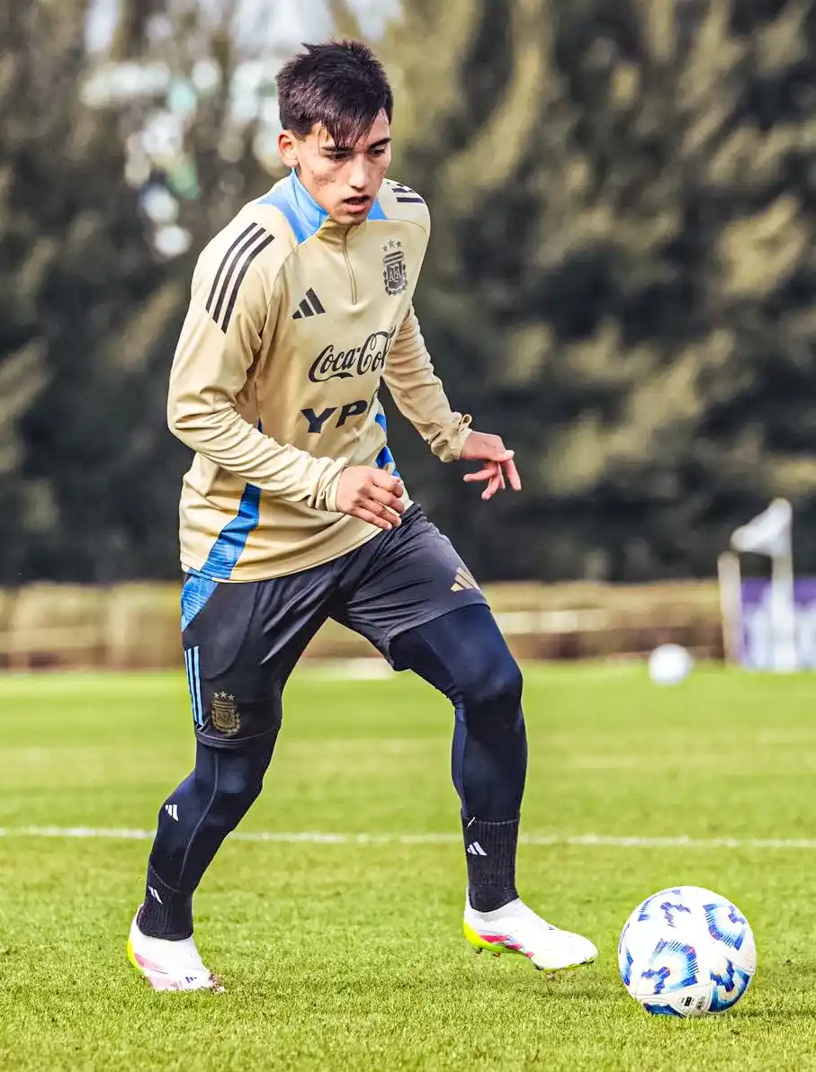 Image from River Carp: *🆕🇦🇷 IAN SUBIABRE, juvenil de River Plate, entrenó por segundo día ...