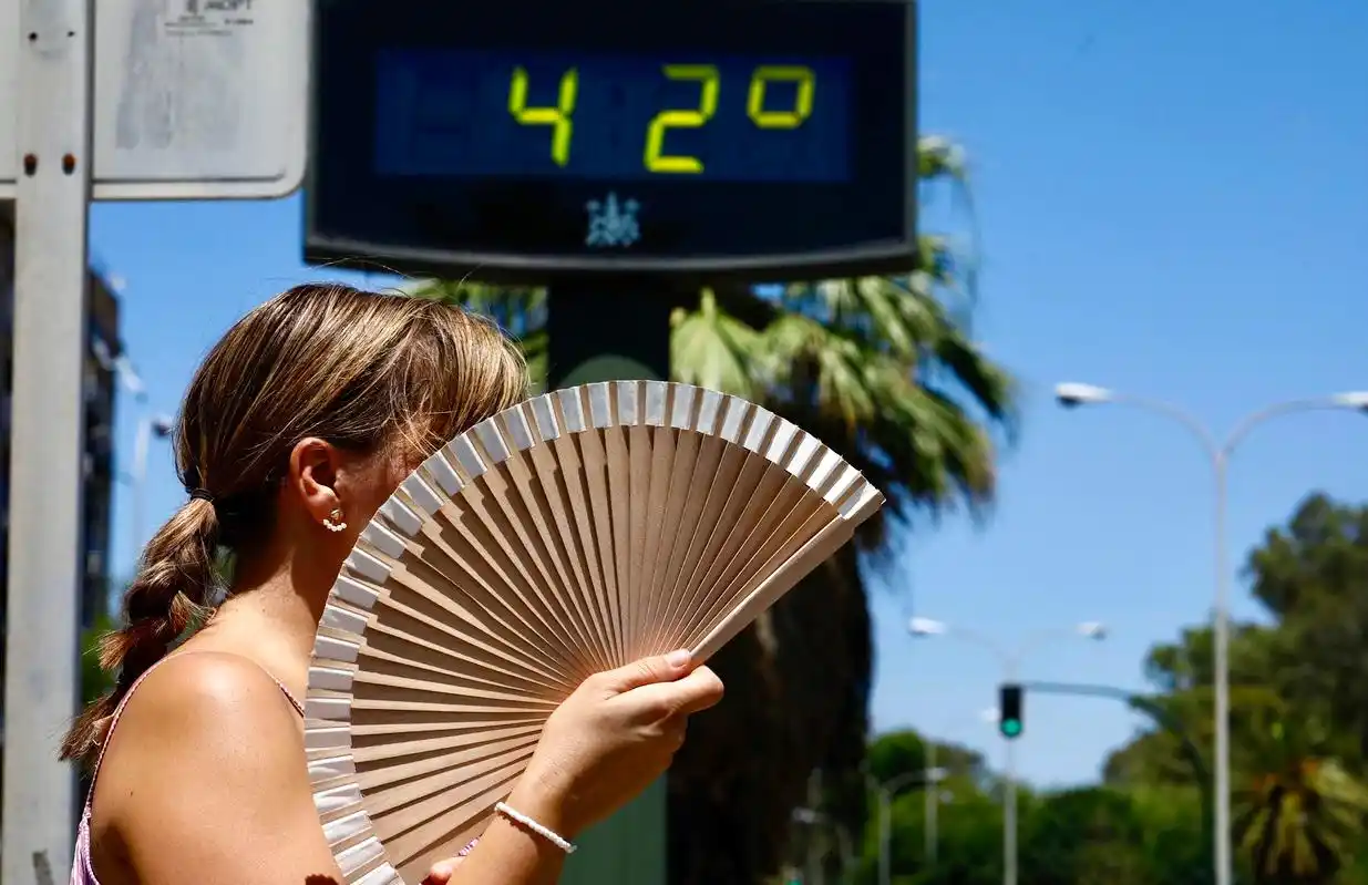 Image from Aldaberos: 🖋️ ¿Atontados más de la cuenta por el calor? <a class="text-blue-500...