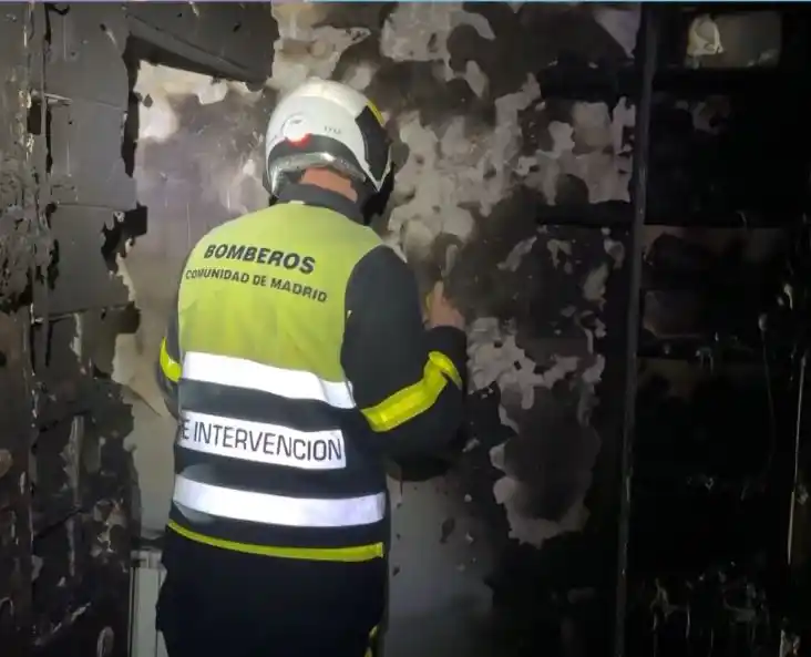 Image from TeleMadrid: 🔥 *Seis intoxicados por humo en un incendio provocado por un monocicl...