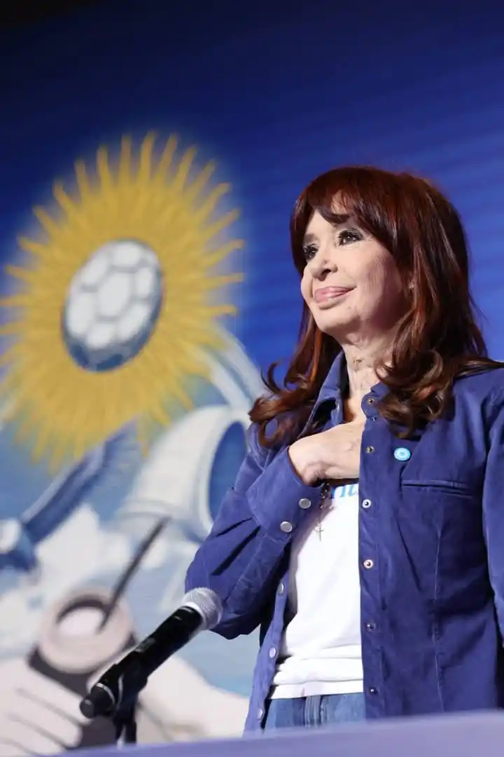 Image from RELATOS☕🧉RESEÑAS: `ARGENTINA: INMINENTE ATENTADO CONTRA LA DEMOCRACIA`✍🏼🧉 (Desde Buen...