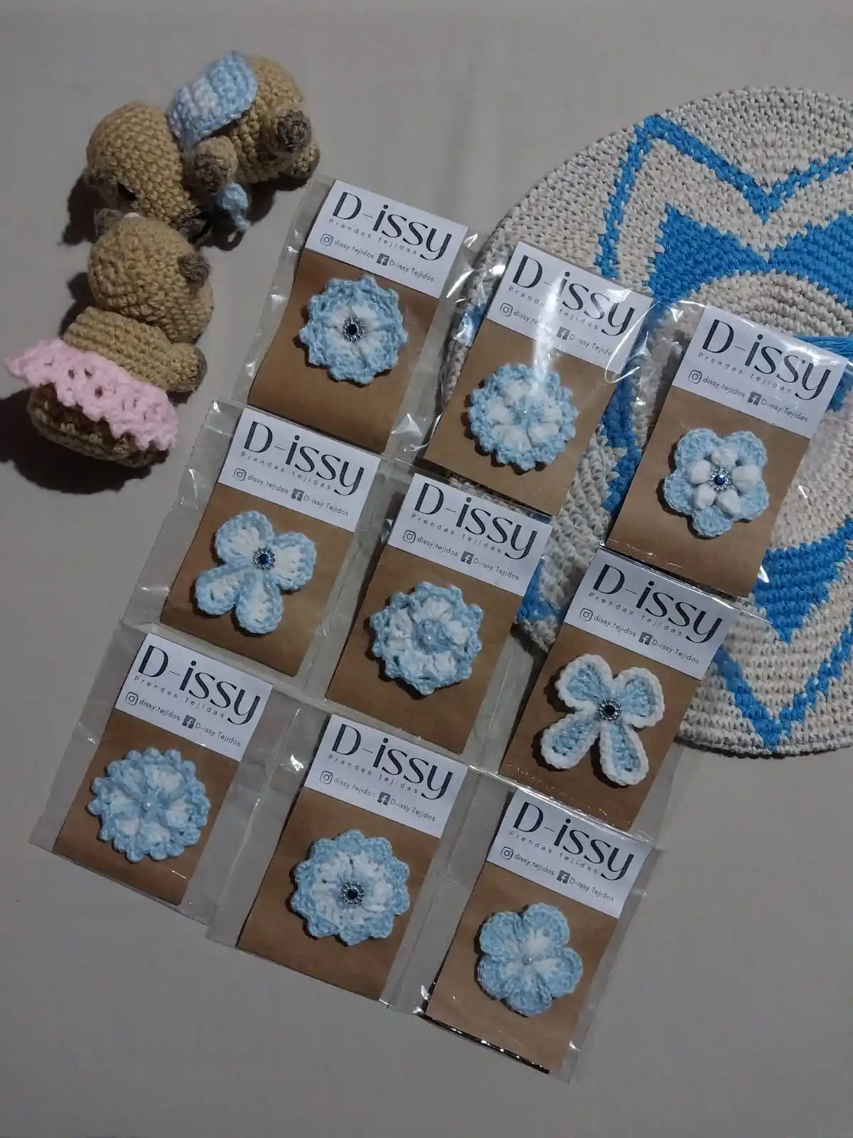 Image from D-issy 🧶: Más escarapelas tejidas 🇦🇷✨️ $400c/u...