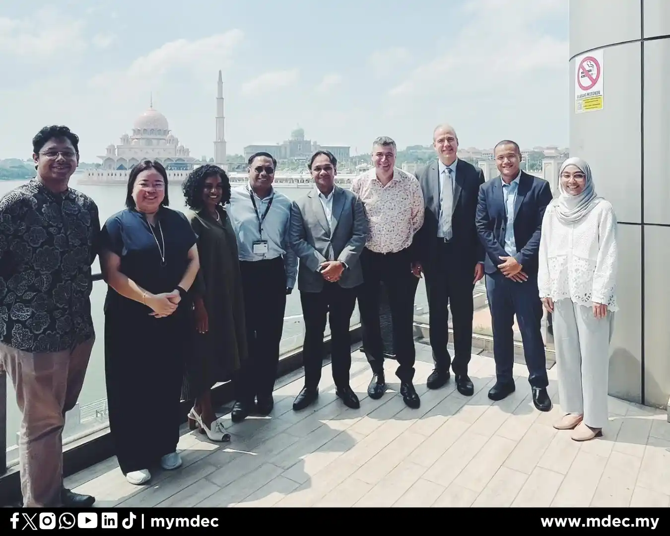 Image from MyMDEC: MDEC CEO, Anuar Fariz Fadzil, held a constructive discussion with repr...
