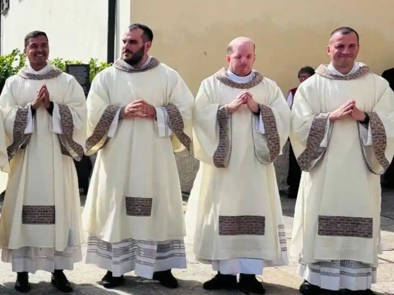 Image from CATT.CH: *In Cattedrale a Lugano le ordinazioni sacerdotali. L'intervista ai Re...