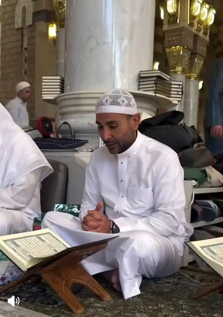Image from نبض الأمة؛؛؛: 👌🕳 بخصوص إن المطرب أحمد سعد طالع يتمسخر على المسرح بعد الحج بعد يومي...