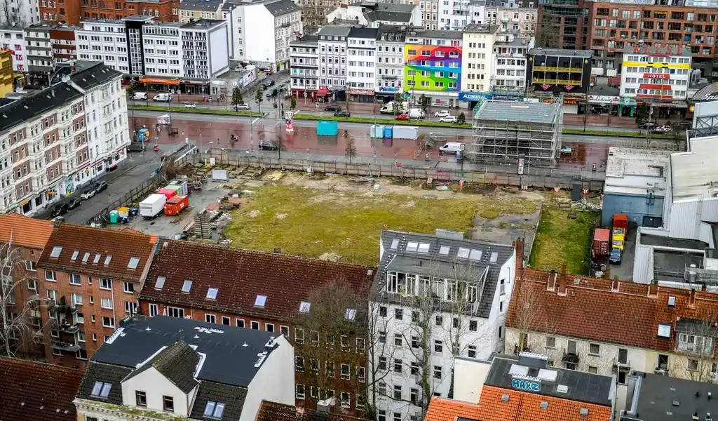 Image from MOPO – Hamburger Morgenpost: Moin aus der MOPO-Redaktion! 🚧 Das Paloma-Viertel sollte eigentlich s...