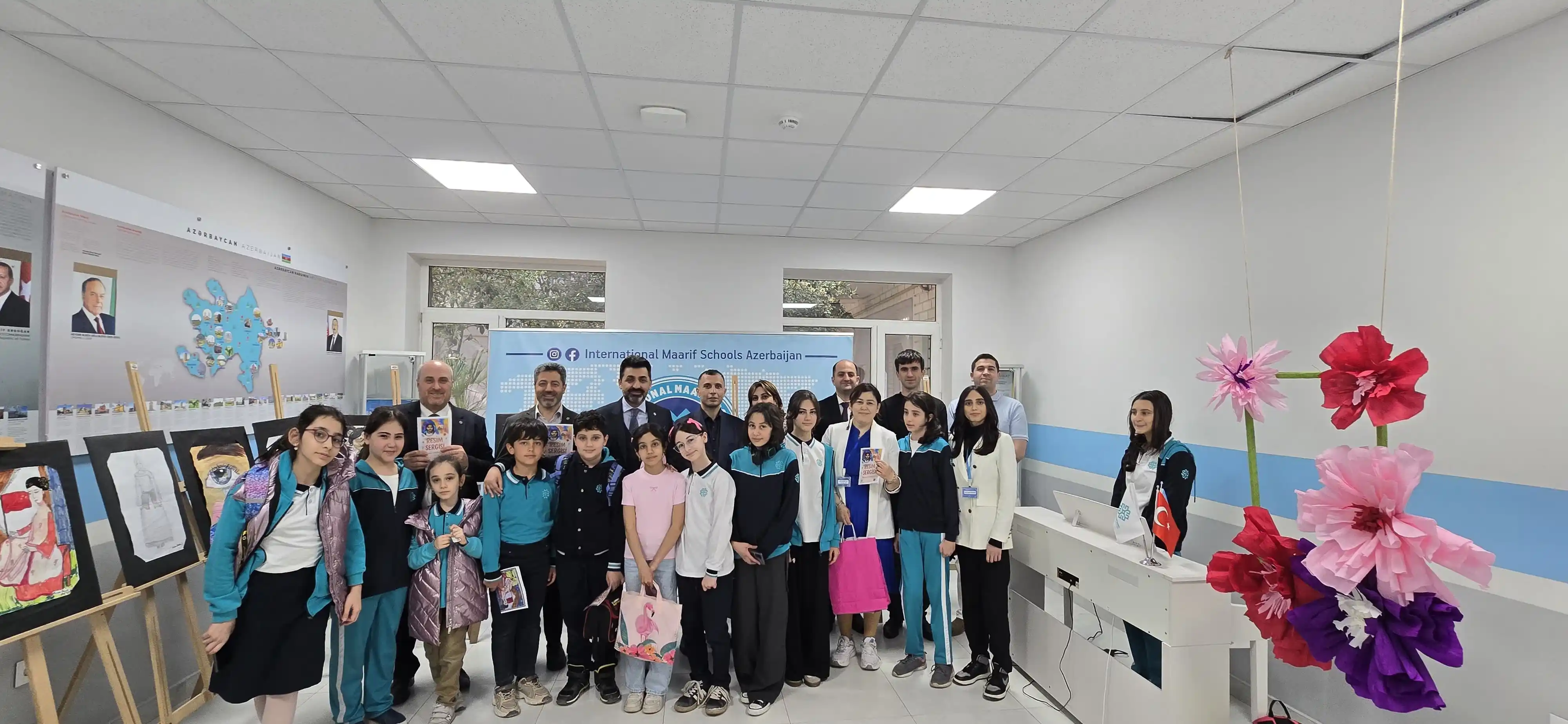 Image from Maarif Azərbaycan: 🖼️ Şagirdlərimizin fərdi rəsm sərgisi 🎨 Şagirdlərimizin yaradıcılıq...