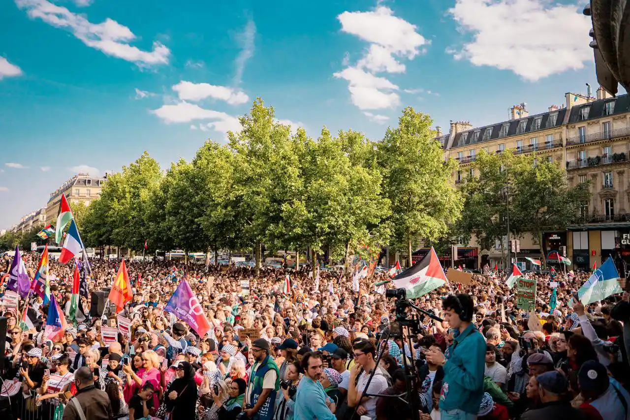 Image from Paul Vannier: Avec mes camarades députés la France insoumise au rassemblement de sol...