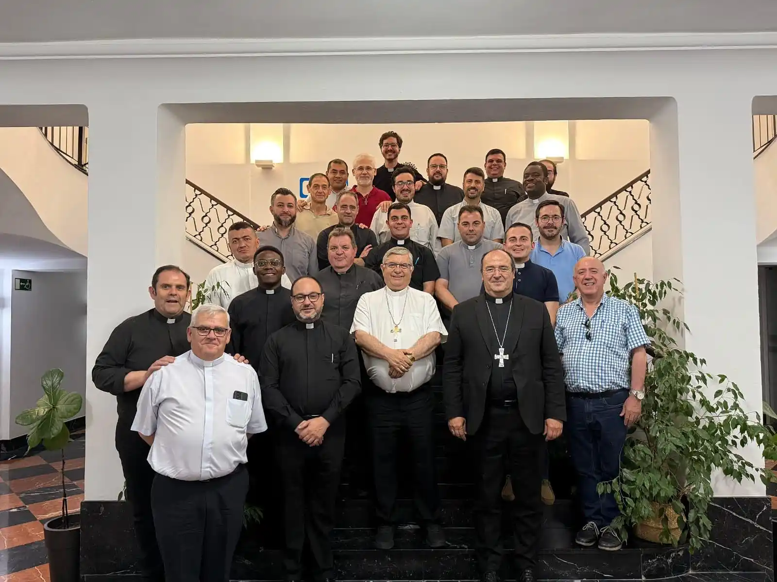 Image from Archidiócesis de Mérida-Badajoz: Los *sacerdotes jóvenes de nuestra provincia eclesiástica* han compart...