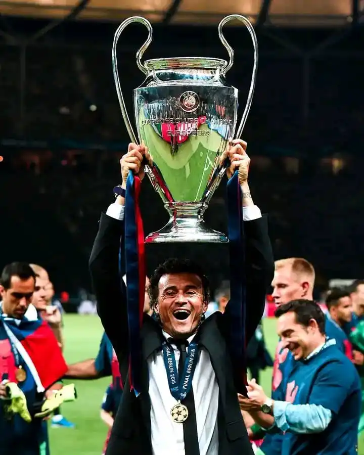 Image from FC Barcelone 💙❤️ Temple 🏛️: 🔔| Luis Enrique ✨ la légende du FC Barcelone 💙 ❤️ qui vient de décro...