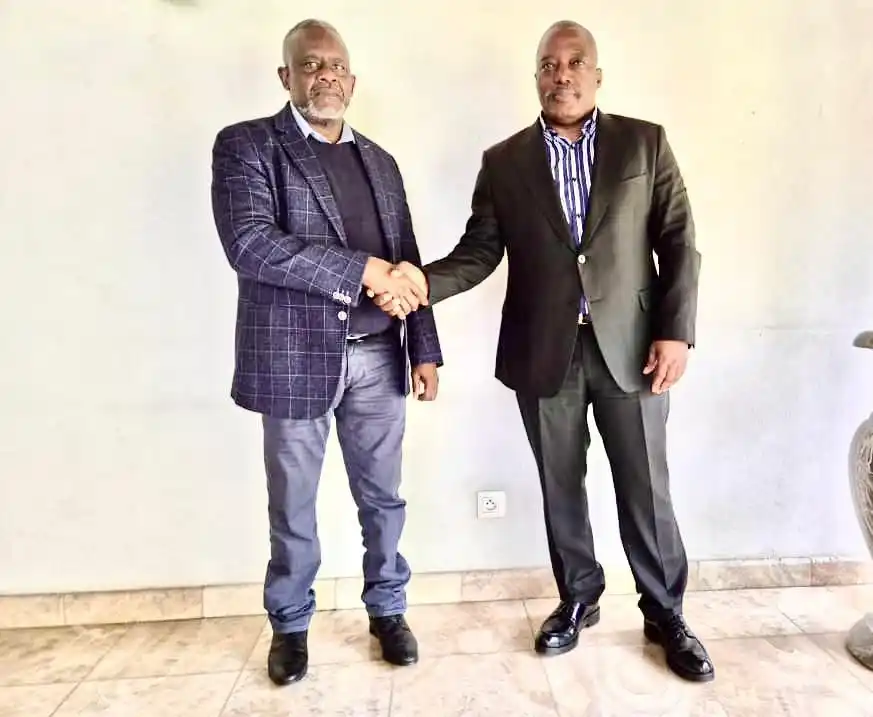 Image from 𝑼𝑯𝑼𝑹𝑼 𝑪𝒉𝒂𝒏𝒏𝒆𝒍: *🔵URGENT❗️RDC🇨🇩: Joseph Kabila et Frank Diongo qui se présente déso...