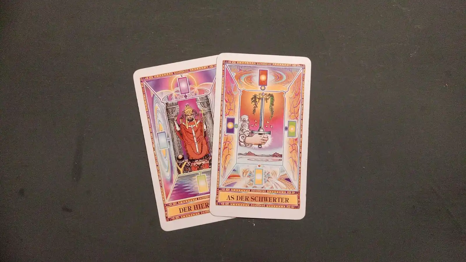 Image from Tagesimpulse - Tagesbotschaften / Skatkarten Der 3.Generation / Orakel / Feng Shui / Tarot: ```Guten Morgen zur allgemeinen Tagesbotschaft ☕``` Der Hierophant me...
