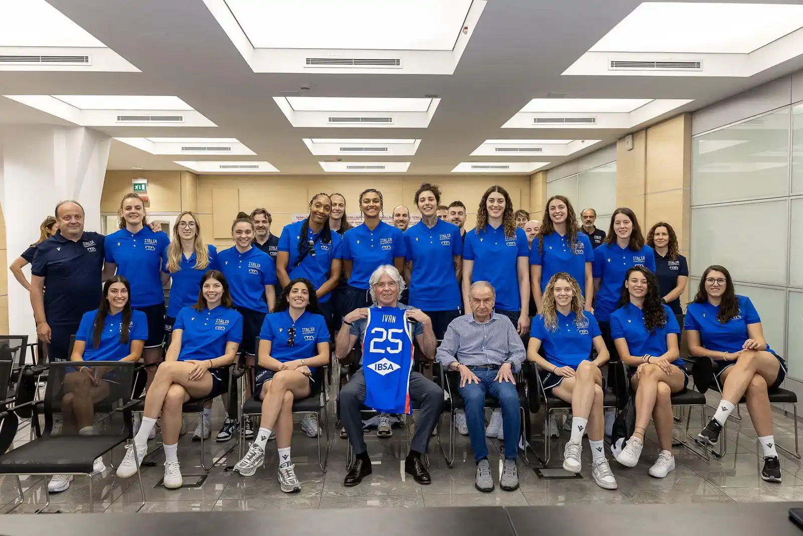 Image from Federbasket: Azzurre ospiti del Corriere dello Sport. Il direttore Zazzaroni: “Vi s...