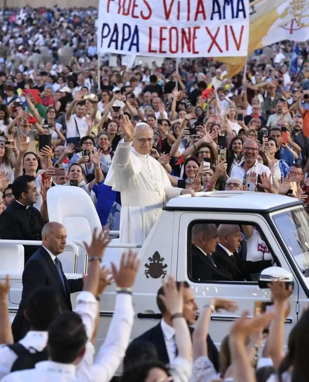 Image from Radio Vaticana IT: Buongiorno! 🎙️https://shorturl.at/84hVb Sta per iniziare una nuova pu...