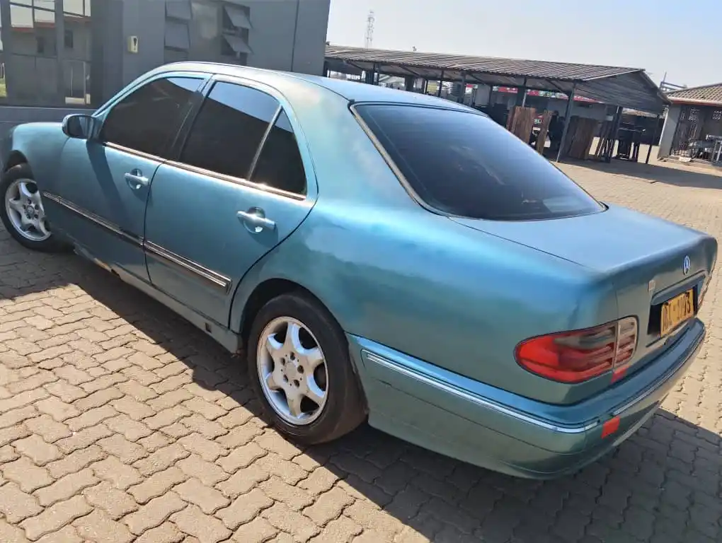 Image from ZIM SITUATION CHANNEL: *MERCEDES BENZ E200 210 REDTOP ENGINE CLEANEST WORKING PERFECT* Virg...