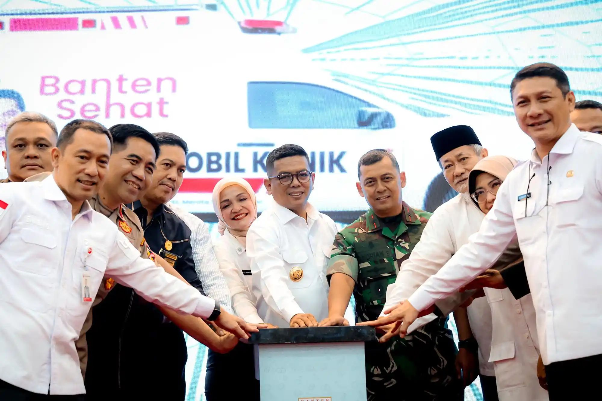 Image from Pemerintah Provinsi Banten: *Misi Banten Sehat, Gubernur Banten Andra Soni Luncurkan Mobile Clinic...