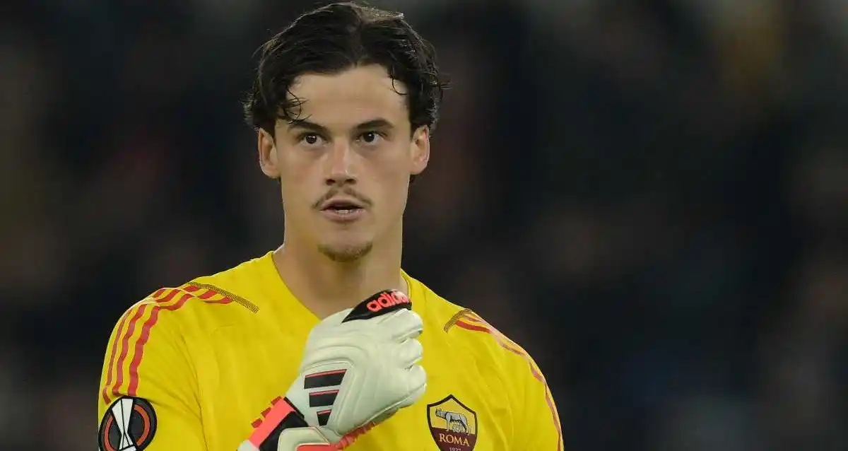 Image from Giallorossi.net: 🟡🔴🚨 *SVILAR-ROMA, RINNOVO PIÙ VICINO* ⏳ Fondamentale il ruolo di R...