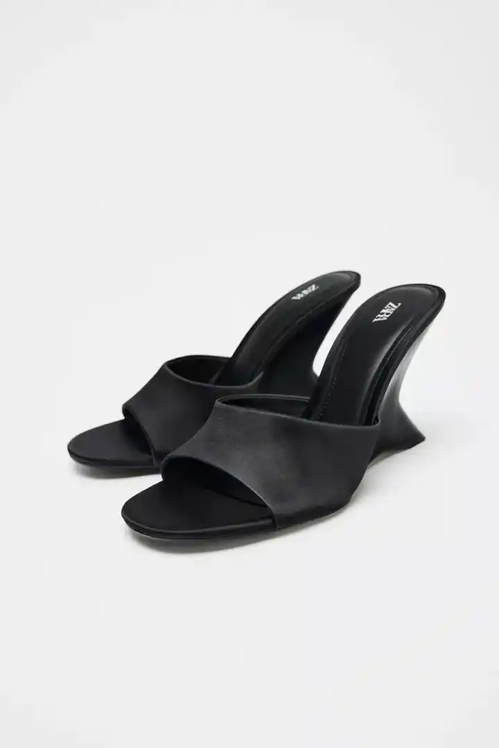 Our fashion corner post