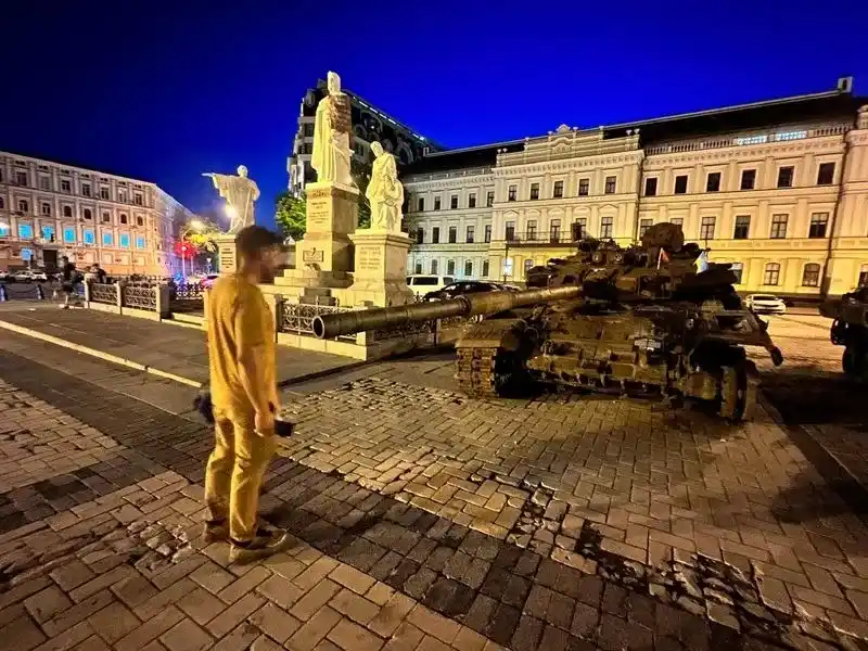 Image from QUOTIDIANO CANAVESE NOTIZIE: CASTELLAMONTE - Una notte a Kiev bombardata dai droni: il viaggio per ...