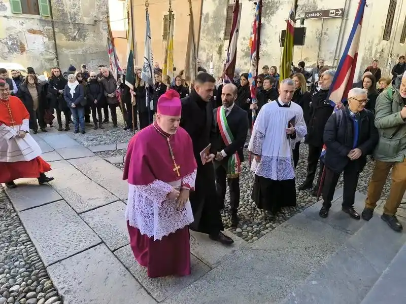Image from QUOTIDIANO CANAVESE NOTIZIE: IVREA - Il vescovo apre un centro d'ascolto per dare aiuto a chi è vit...