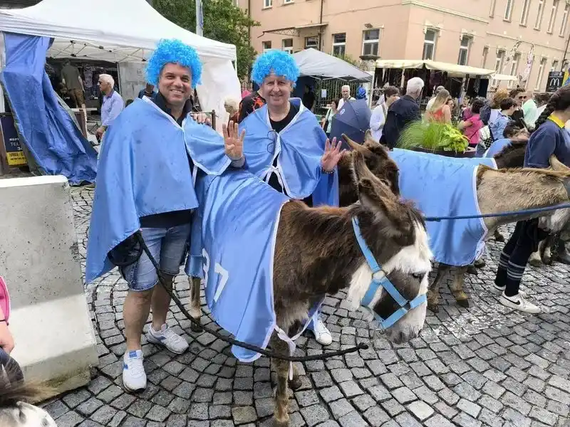 Image from QUOTIDIANO CANAVESE NOTIZIE: IVREA - La grande zuppa di pesce, la passione per il Napoli, la sfilat...