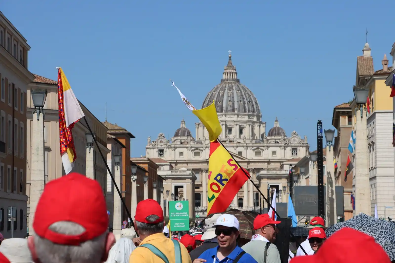 Image from Iglesia en Sevilla: 👣 ✝️ *La Archidiócesis de Sevilla participó en el Jubileo de los Movi...