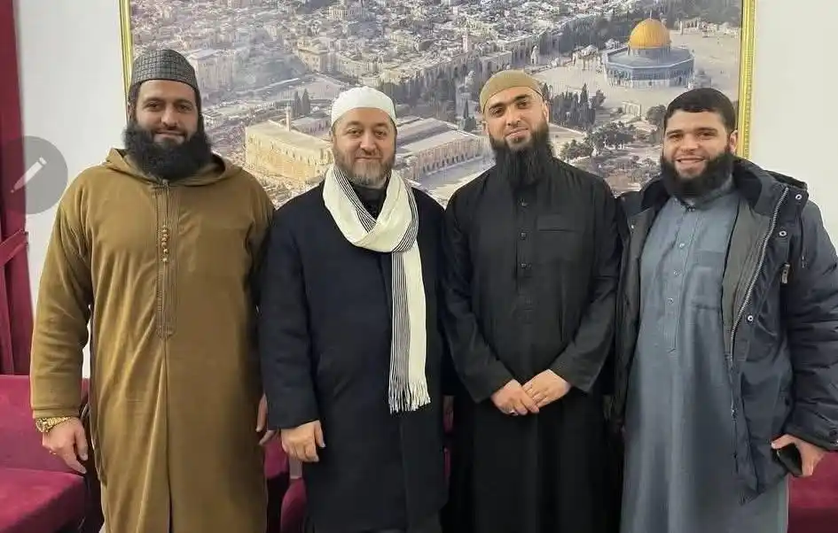 Image from ( Wake-up Muslims ) حقيقت وپېژنه: يو جهادي شيخ، درې دکتوران، مجاهدين او شهيدان. هر يو: الشيخ أحمد الحلس(...