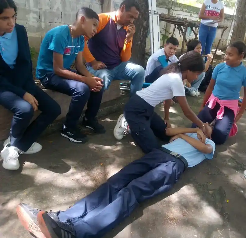 Image from @PCAD_Sucre_Ve: 📸 | 📍 A través de la Unidad Municipal de Educación, en el *municipio...