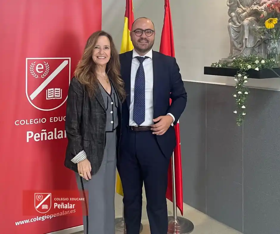 Image from Colegio EDUCARE Peñalar: Hoy hemos tenido el honor de recibir en el Colegio Peñalar a Dª Teresa...