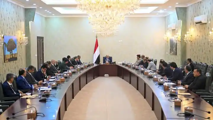 Image from قناة عدن لايف الاخبارية: قناة عدن لآيف آلآخبآريهہ: رئيس مجلس القيادة يرأس جانبا من اجتماع مجل...