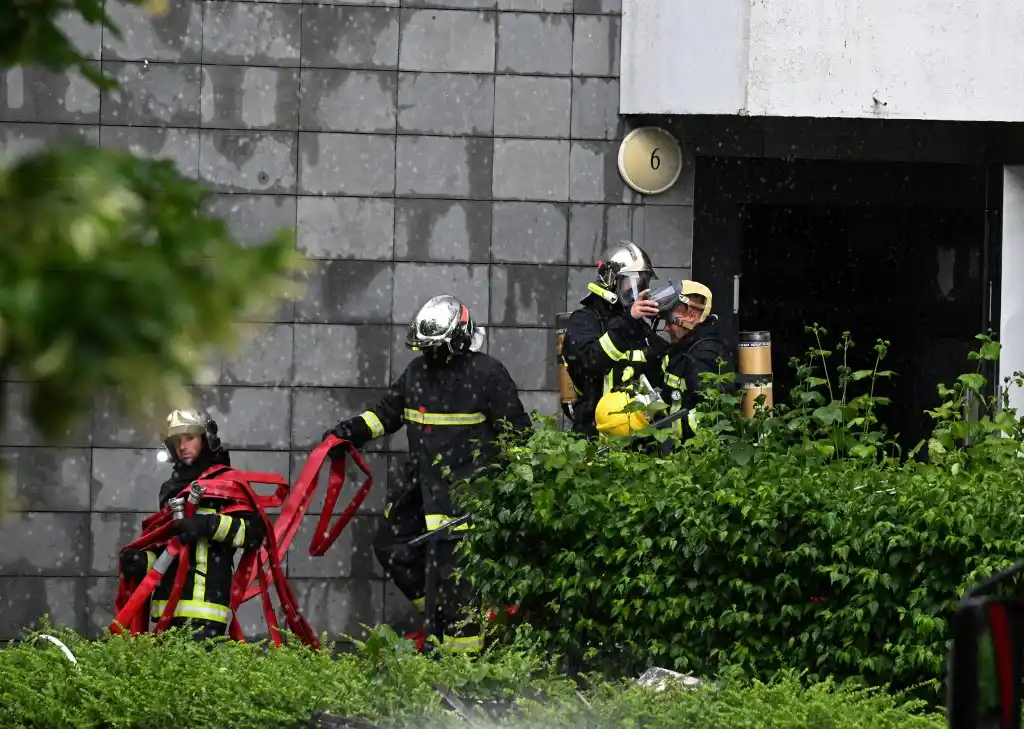 Image from TF1 Info: 🔴 *Incendie à Reims : la piste accidentelle "avérée", une trottinette...