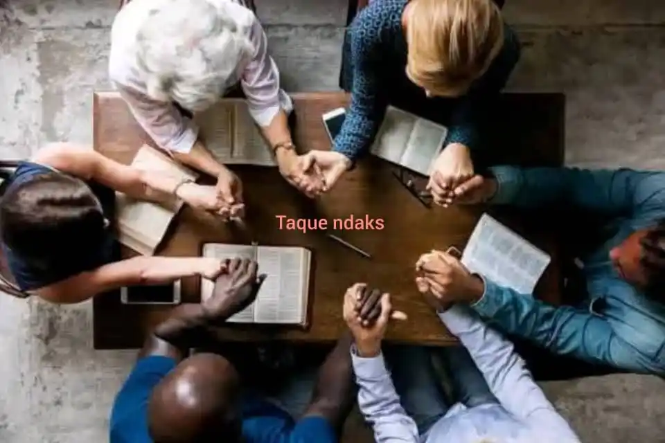 Image from Taque Ndaks Entertainment 🇿🇼: Munamato wemangwanani🛐 Ishe ndinokutendai nokuda kwezuva ranhasi. Nd...